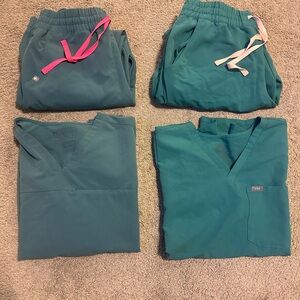 Figs hydrogreen & cactus/marine Scrub Set with Pink and White Drawstrings